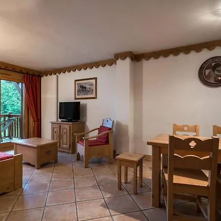 Apartment De Standing Avec Piscine Et Spa, Pied De Pistes, - Fr-1-461-4 *